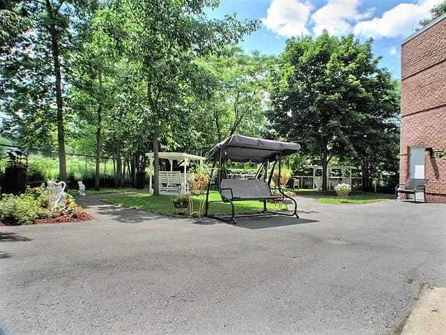 Photo 1 sur 12, Résidence Les Jardins de Montarville Inc.